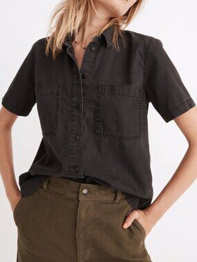 Madewell Denim Short-Sleeve Button-Up Shirt in Lunar Wash